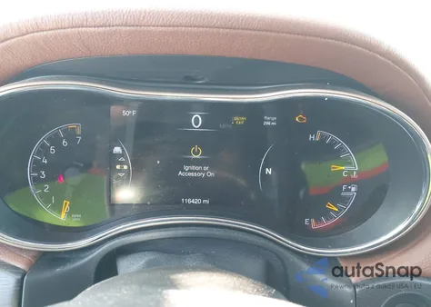 2015 Jeep Grand Cherokee Summit z USA, uszkodzony, nr VIN 1C4RJFJG4FC143379